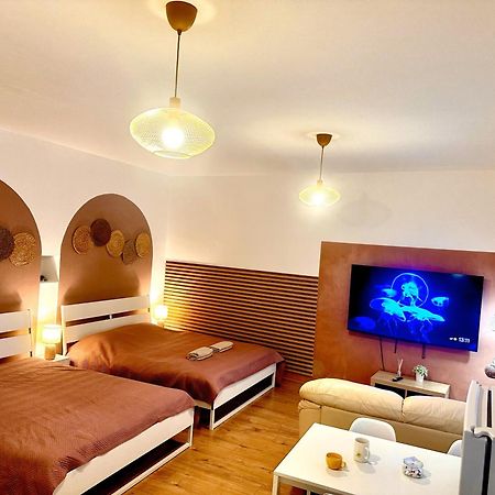 Apartment Kate - Old Town Bratislava Buitenkant foto