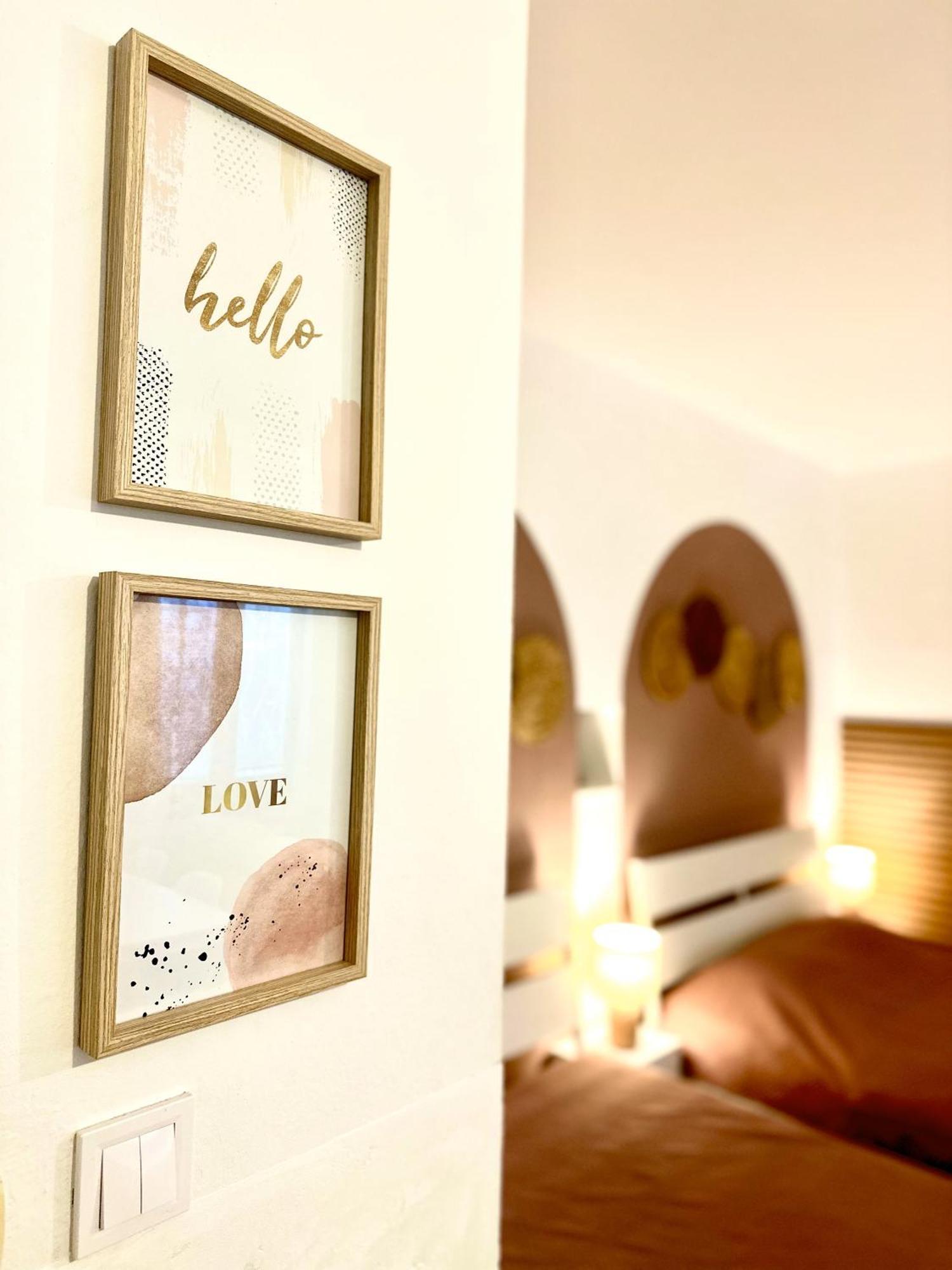 Apartment Kate - Old Town Bratislava Buitenkant foto